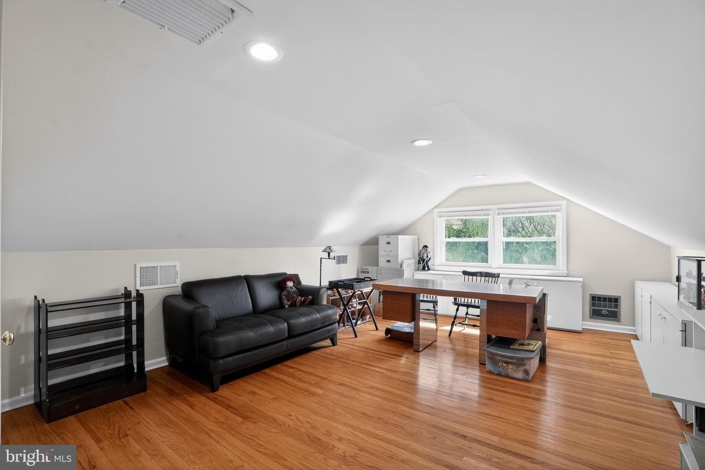 211 Fairfield Drive photo 18