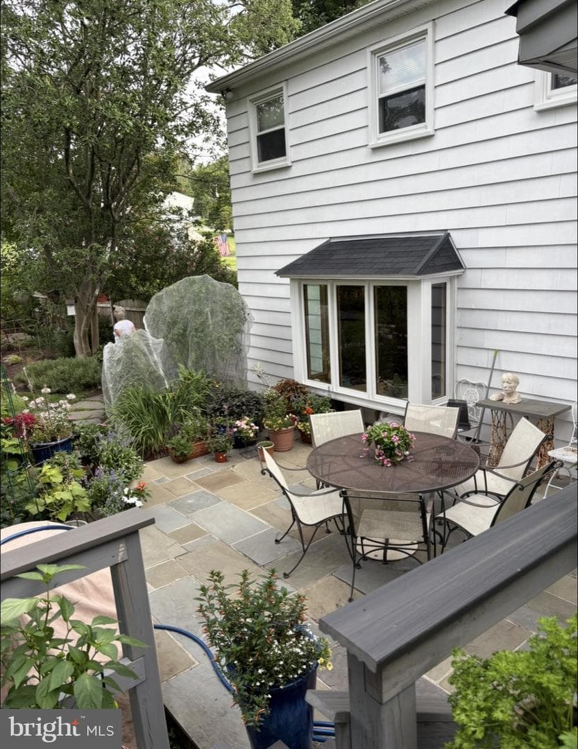 211 Fairfield Drive photo 27