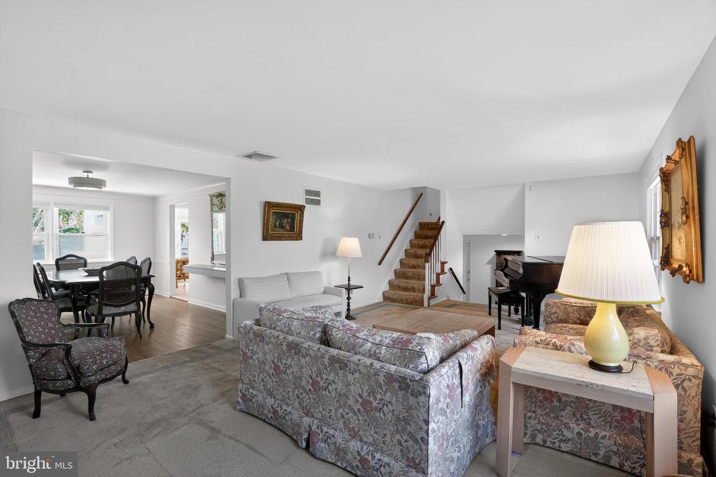 211 Fairfield Drive photo 3