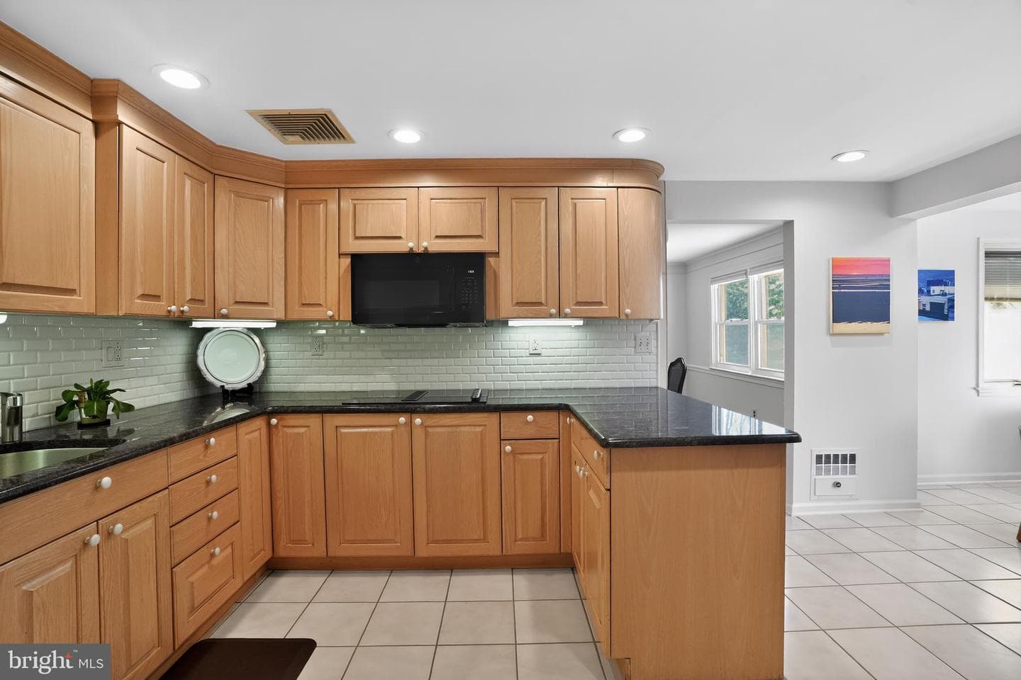 211 Fairfield Drive photo 5