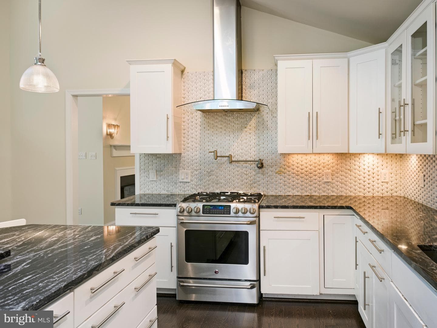 3300 Sawmill Road photo 11