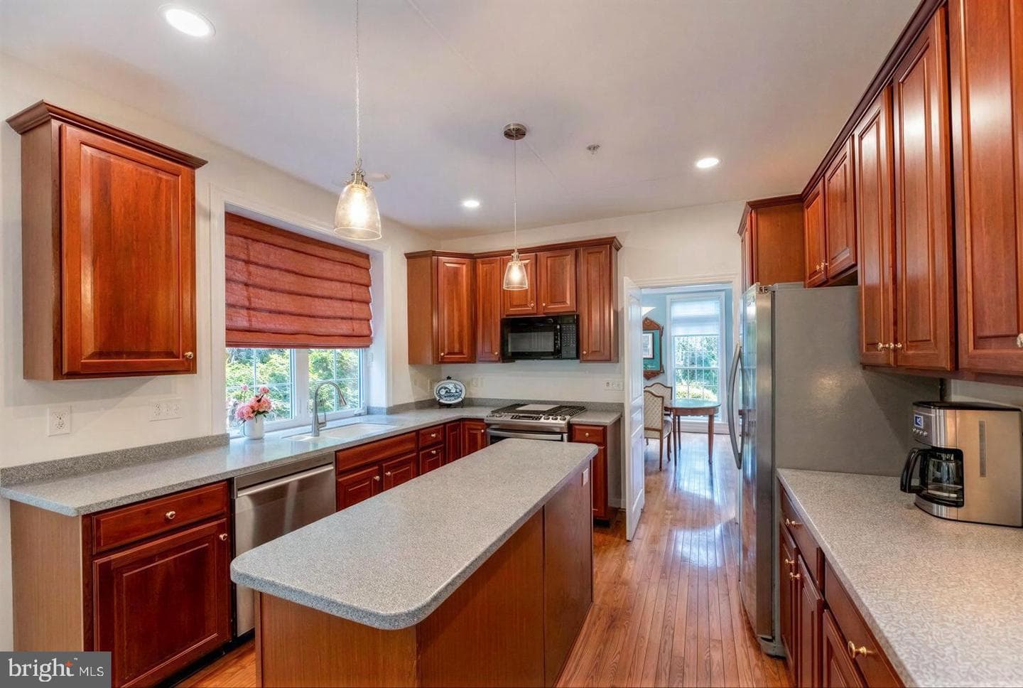 500 Guinevere Drive photo 11