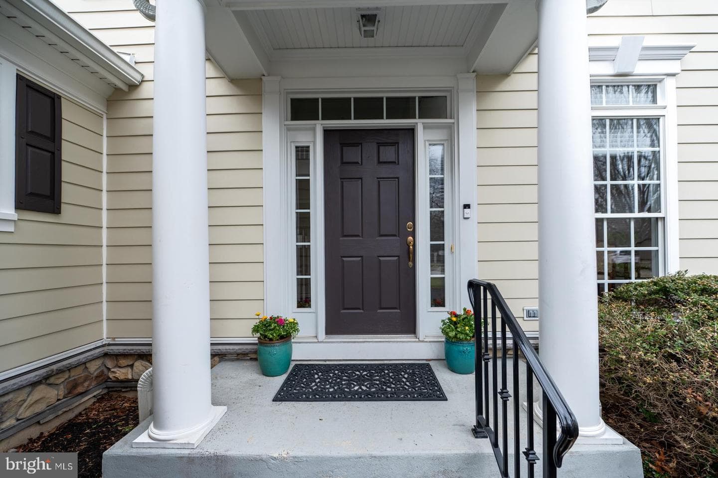 500 Guinevere Drive photo 2