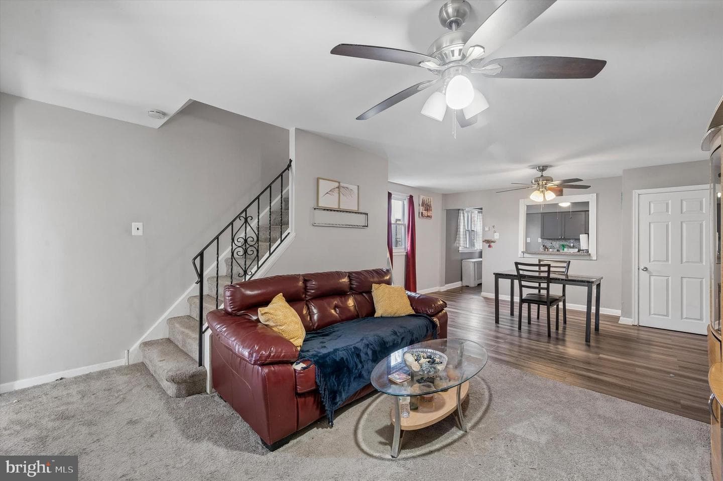 3915 James Street photo 4