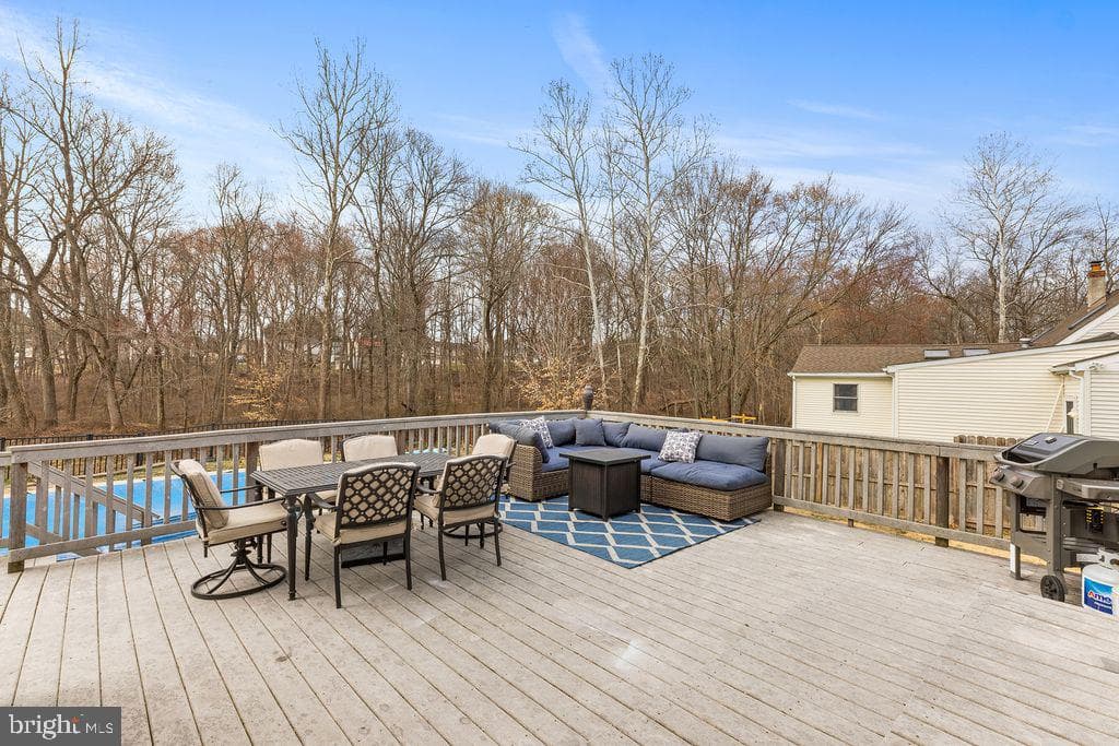 121 Jennifer Way photo 30