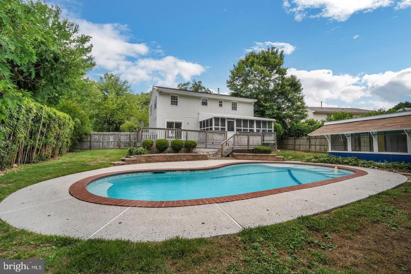 121 Jennifer Way photo 34