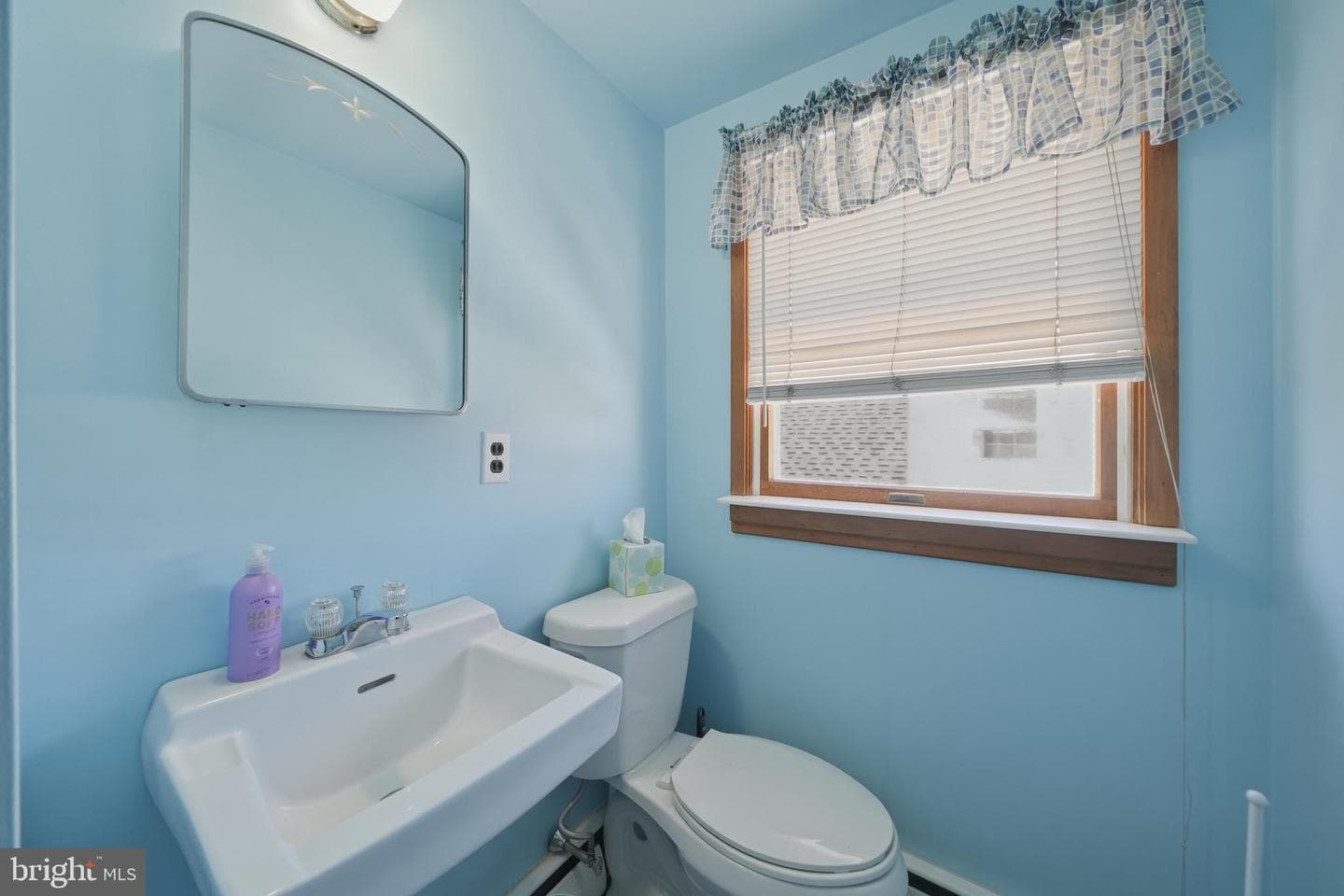 1323 Morton Avenue photo 16