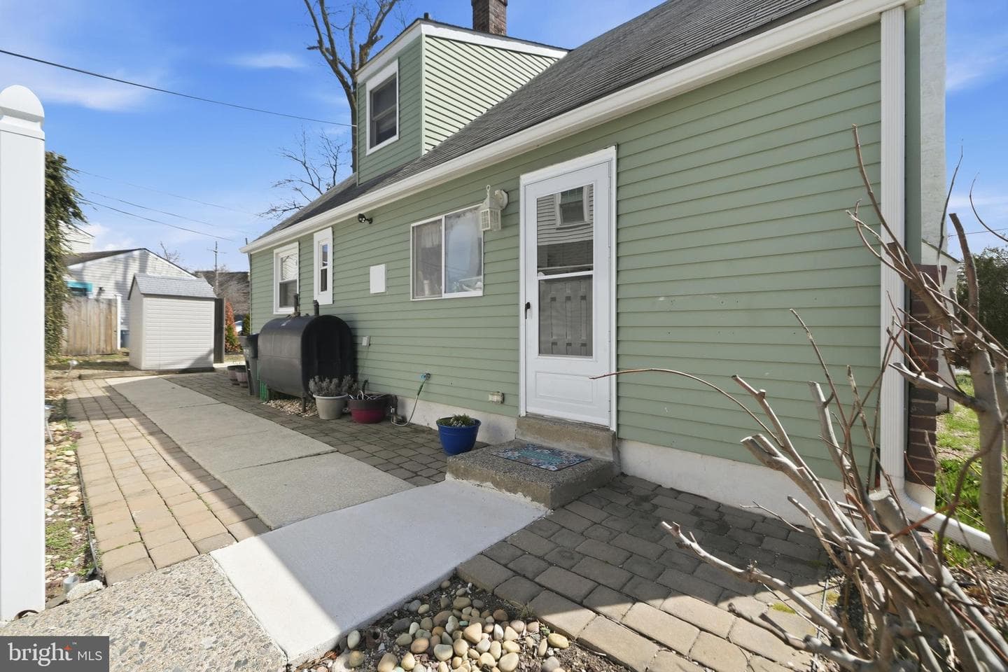 1323 Morton Avenue photo 26