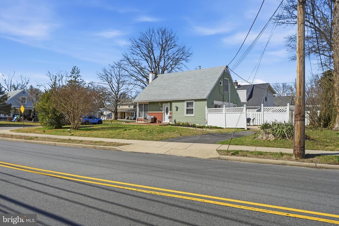 1323 Morton Avenue photo 30