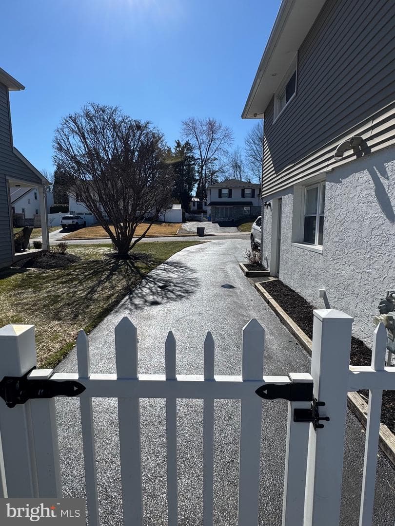 215 Canford Drive photo 13