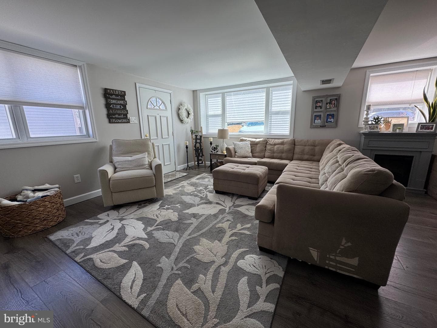 215 Canford Drive photo 23