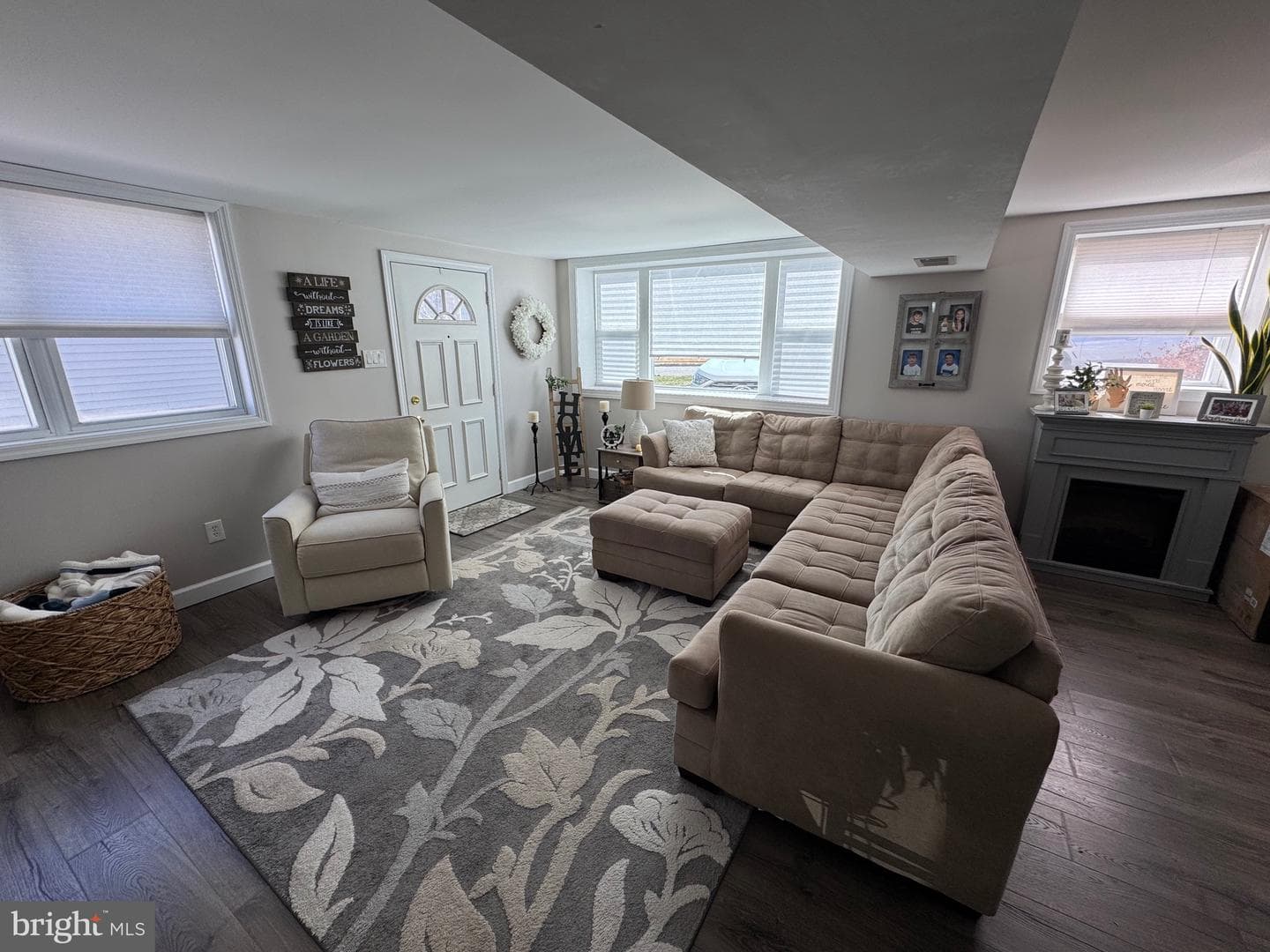 215 Canford Drive photo 24
