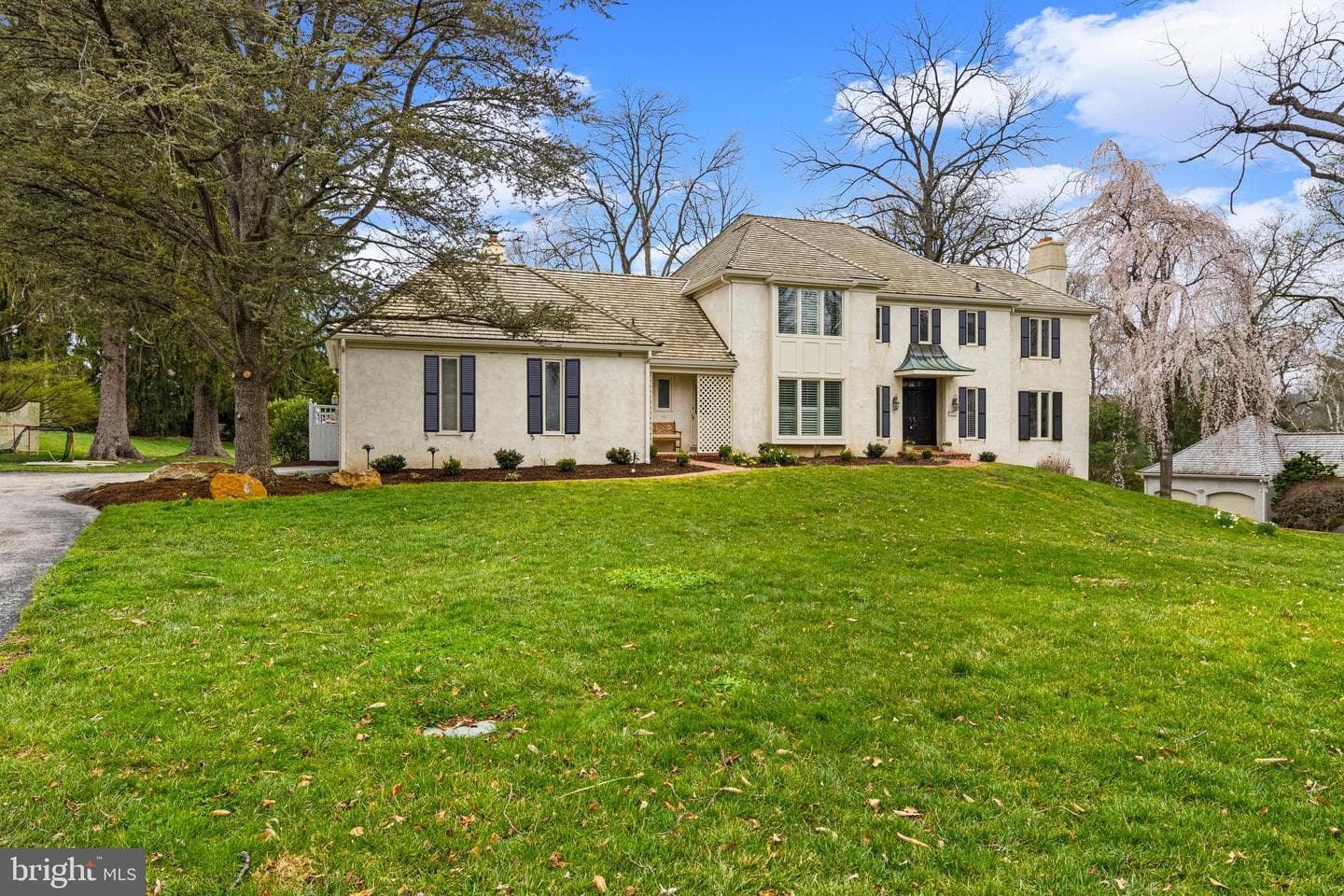 217 Ravenscliff Road photo 3
