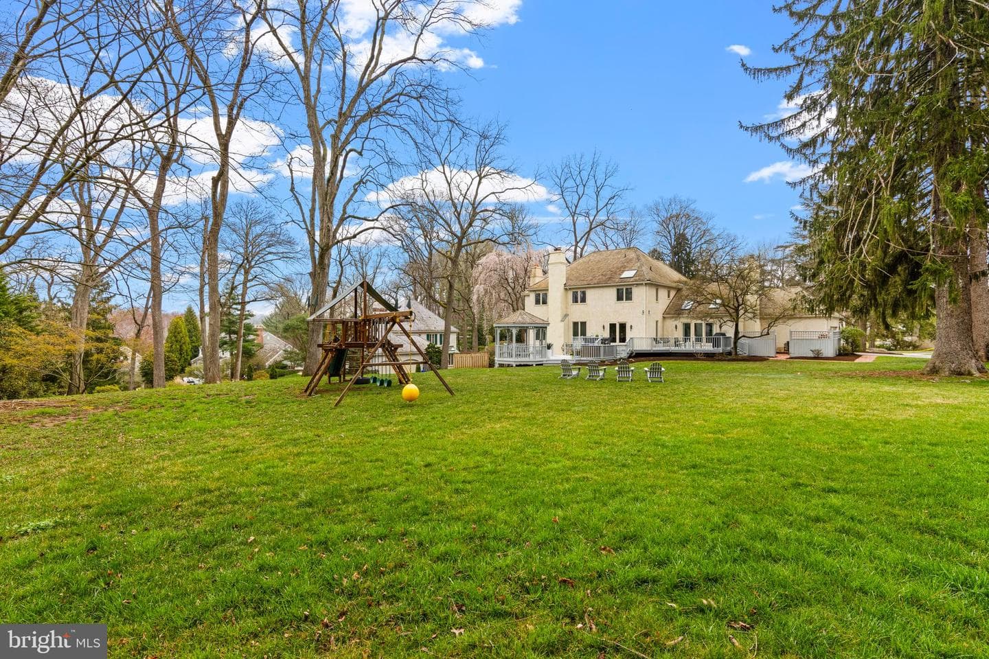 217 Ravenscliff Road photo 4