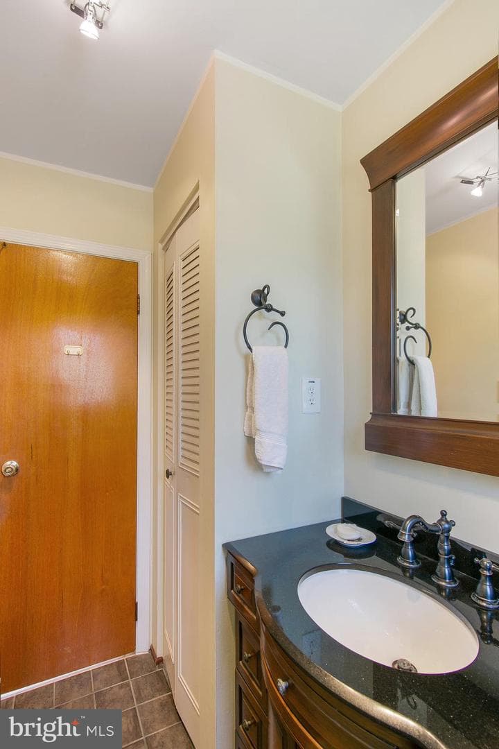 134 Columbus Avenue photo 26