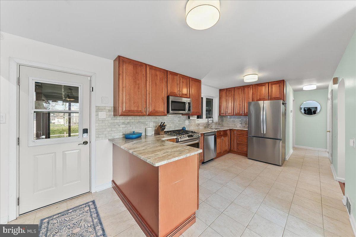 208 2nd Avenue photo 11