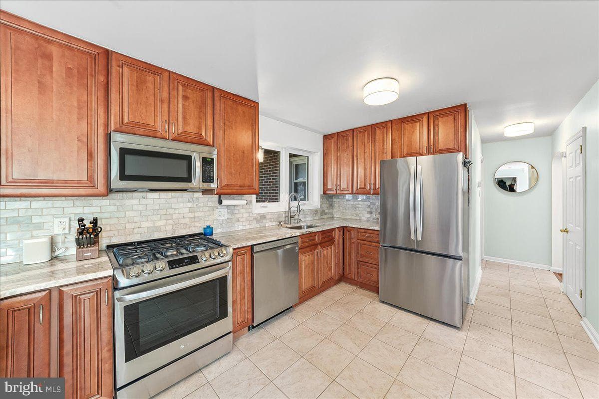 208 2nd Avenue photo 12