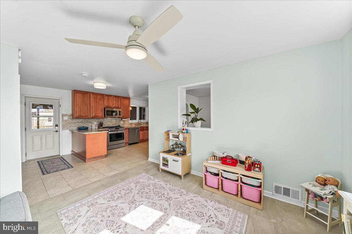 208 2nd Avenue photo 16