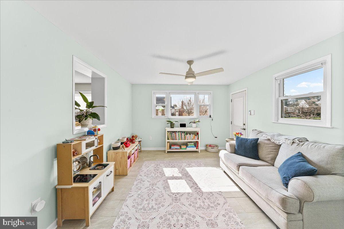 208 2nd Avenue photo 17