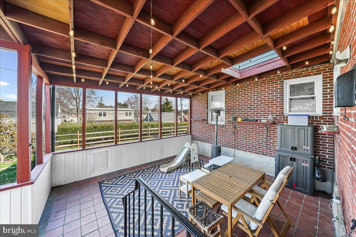 208 2nd Avenue photo 34
