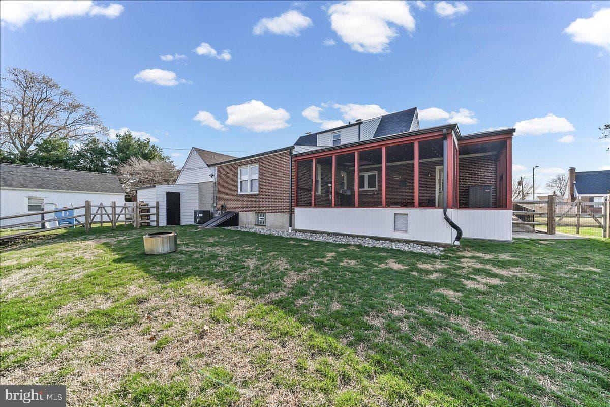 208 2nd Avenue photo 37