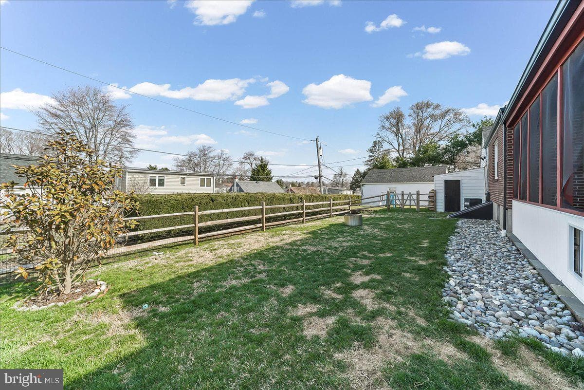 208 2nd Avenue photo 38