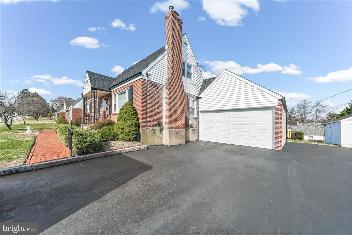 208 2nd Avenue photo 4
