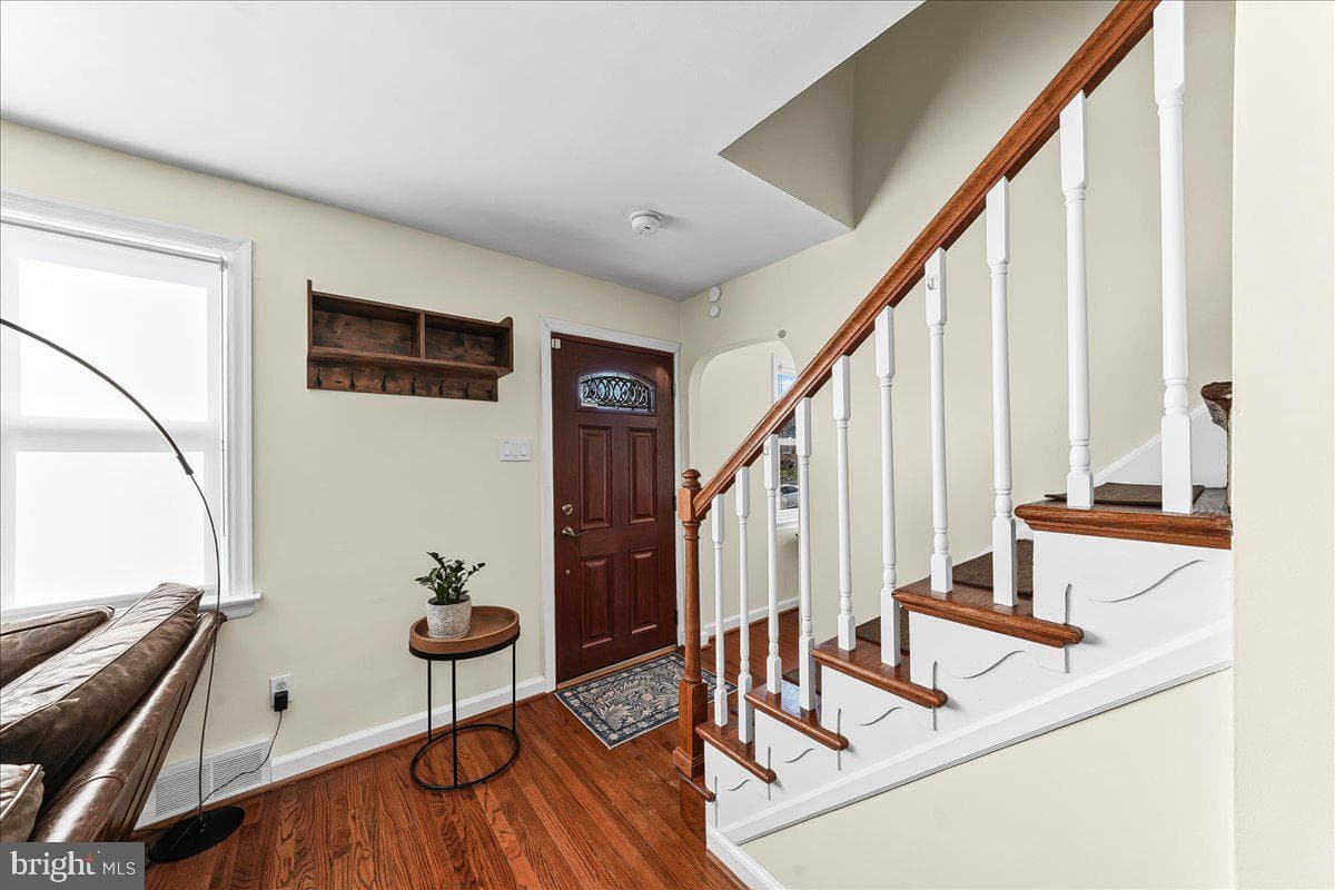 208 2nd Avenue photo 5