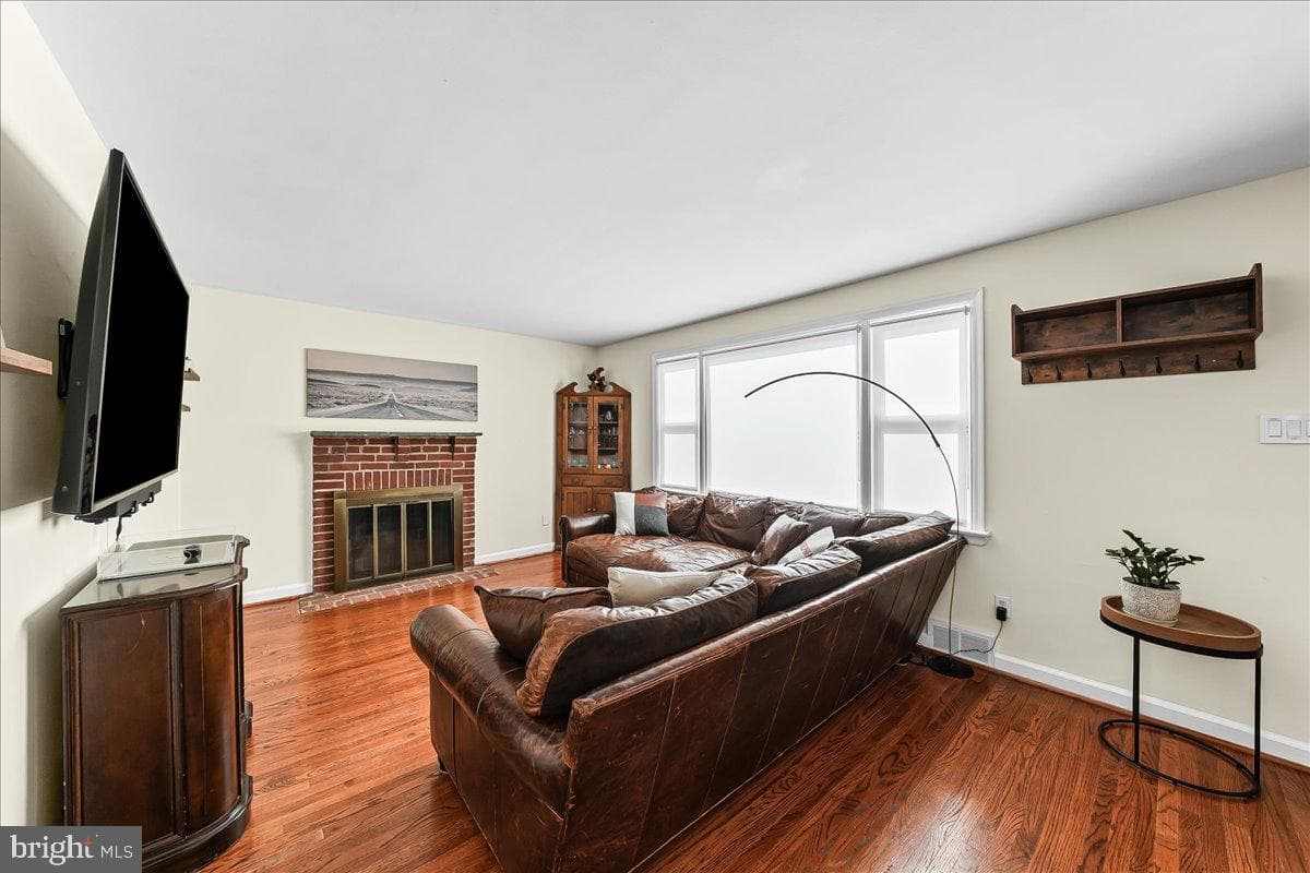 208 2nd Avenue photo 8