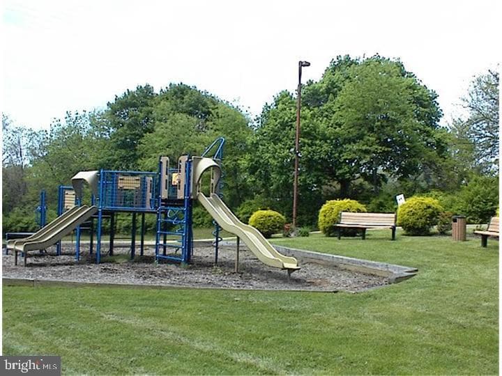 1030 E Lancaster Ave #410 photo 18