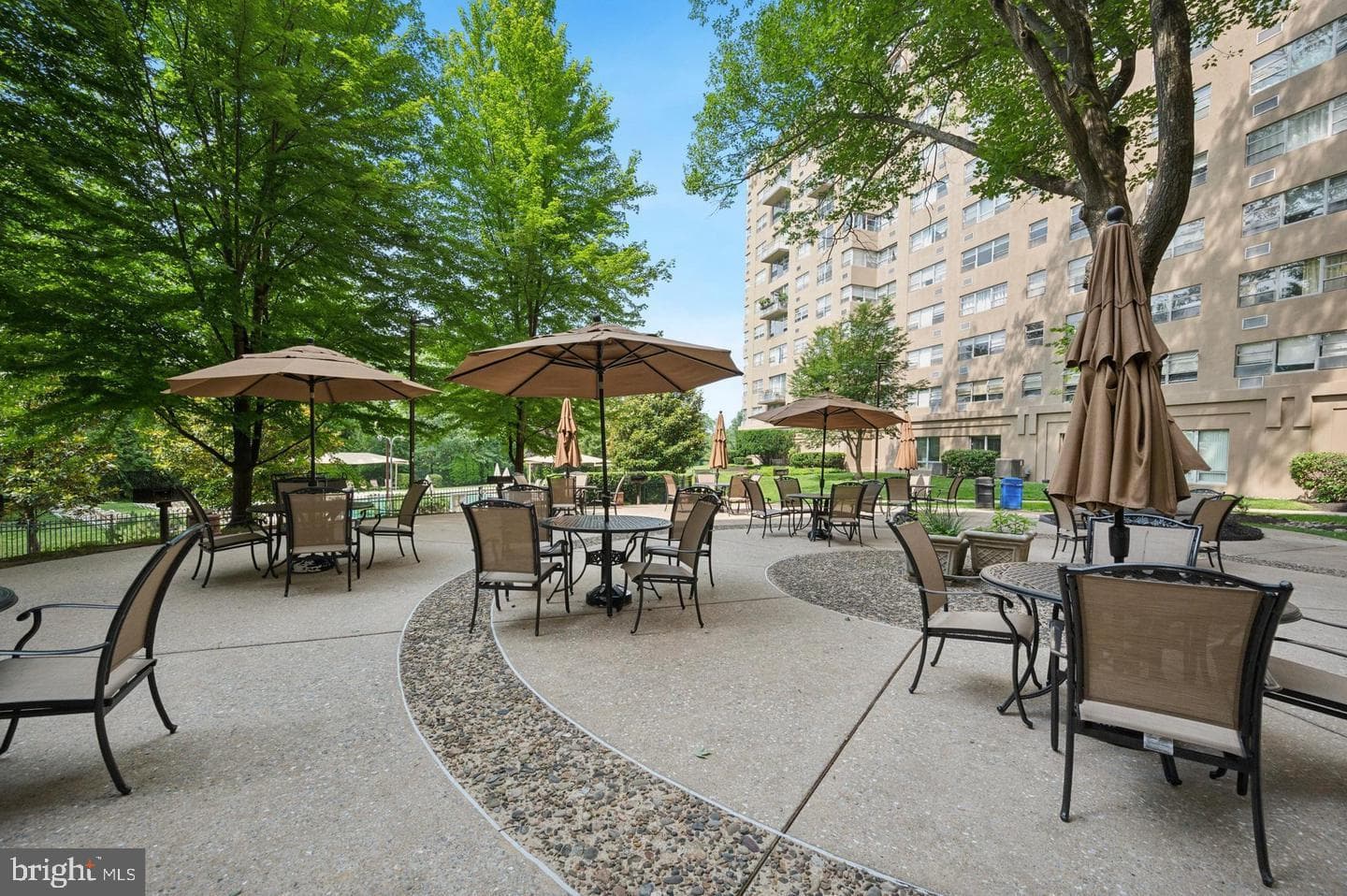 1030 E Lancaster Ave #410 photo 30