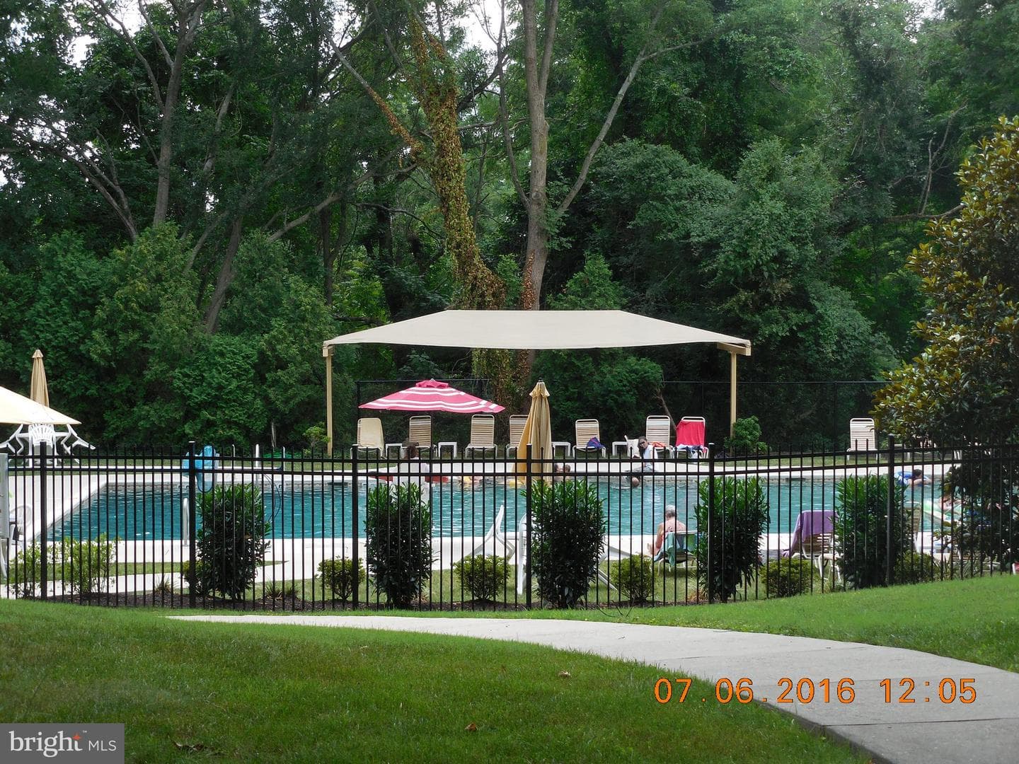 1030 E Lancaster Ave #410 photo 32