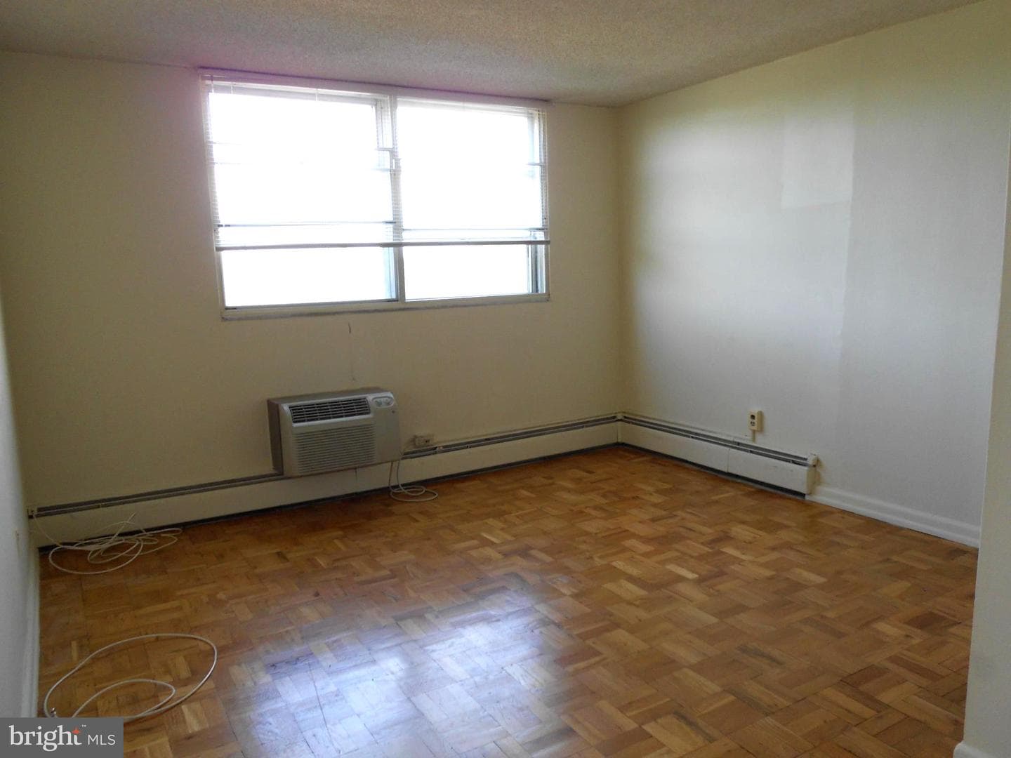 1030 E Lancaster Ave #410 photo 8