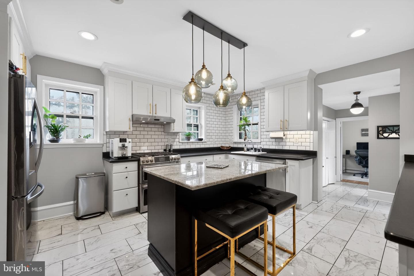 913 Twyckenham Road photo 13