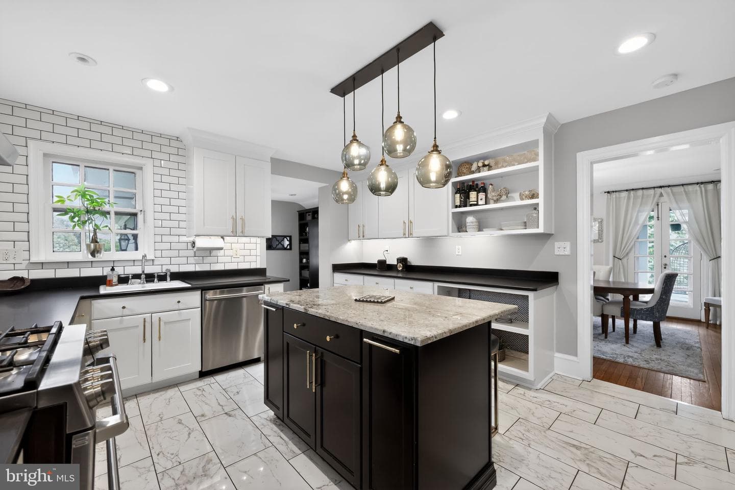 913 Twyckenham Road photo 14