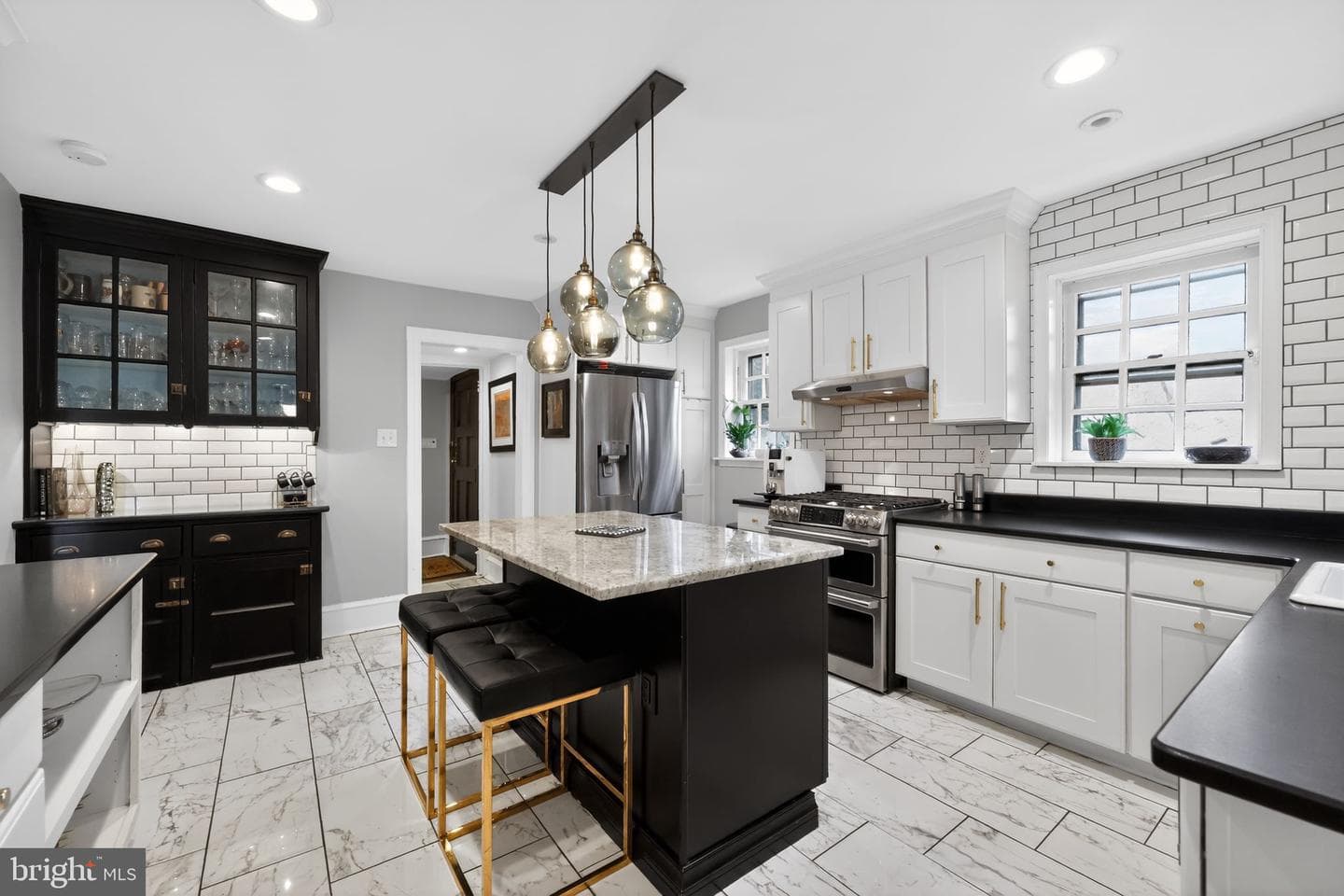 913 Twyckenham Road photo 15