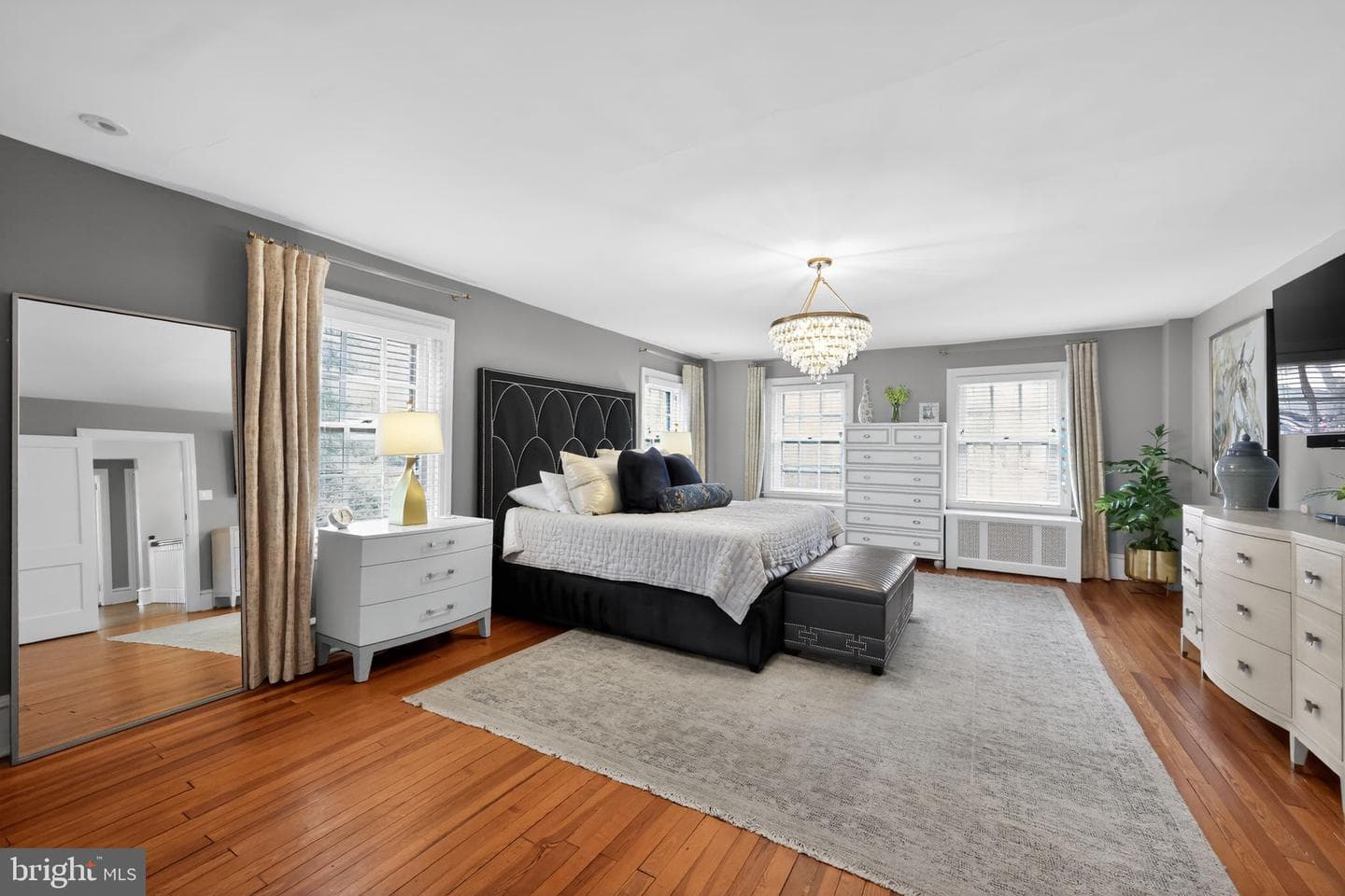 913 Twyckenham Road photo 26