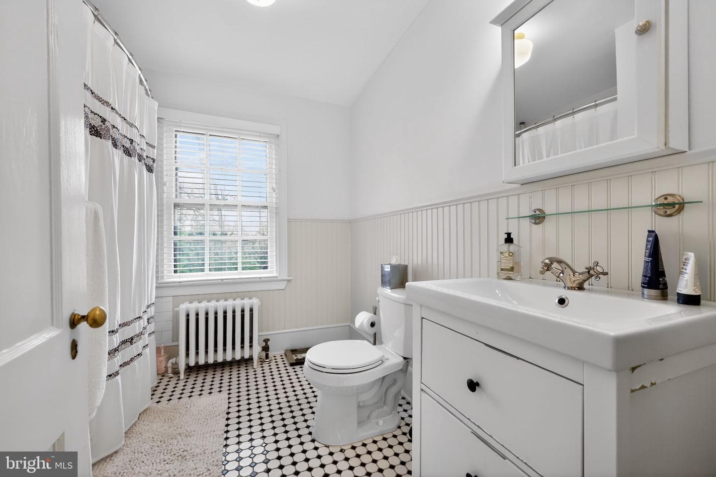 913 Twyckenham Road photo 28