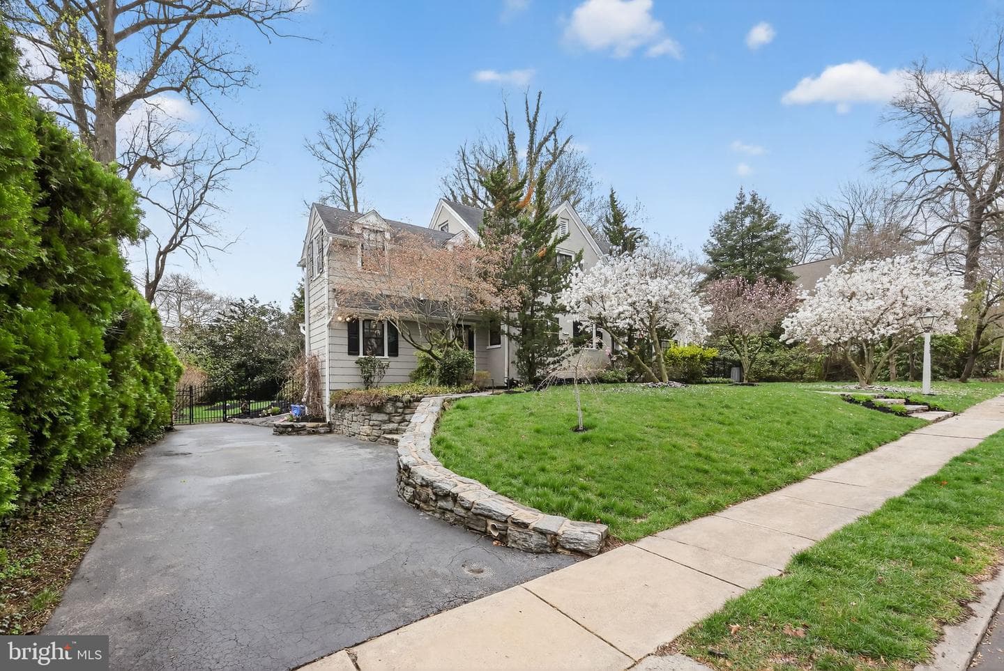 913 Twyckenham Road photo 42