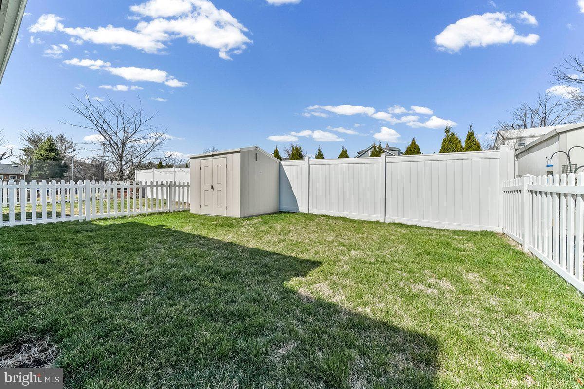 215 Riverview Avenue photo 33