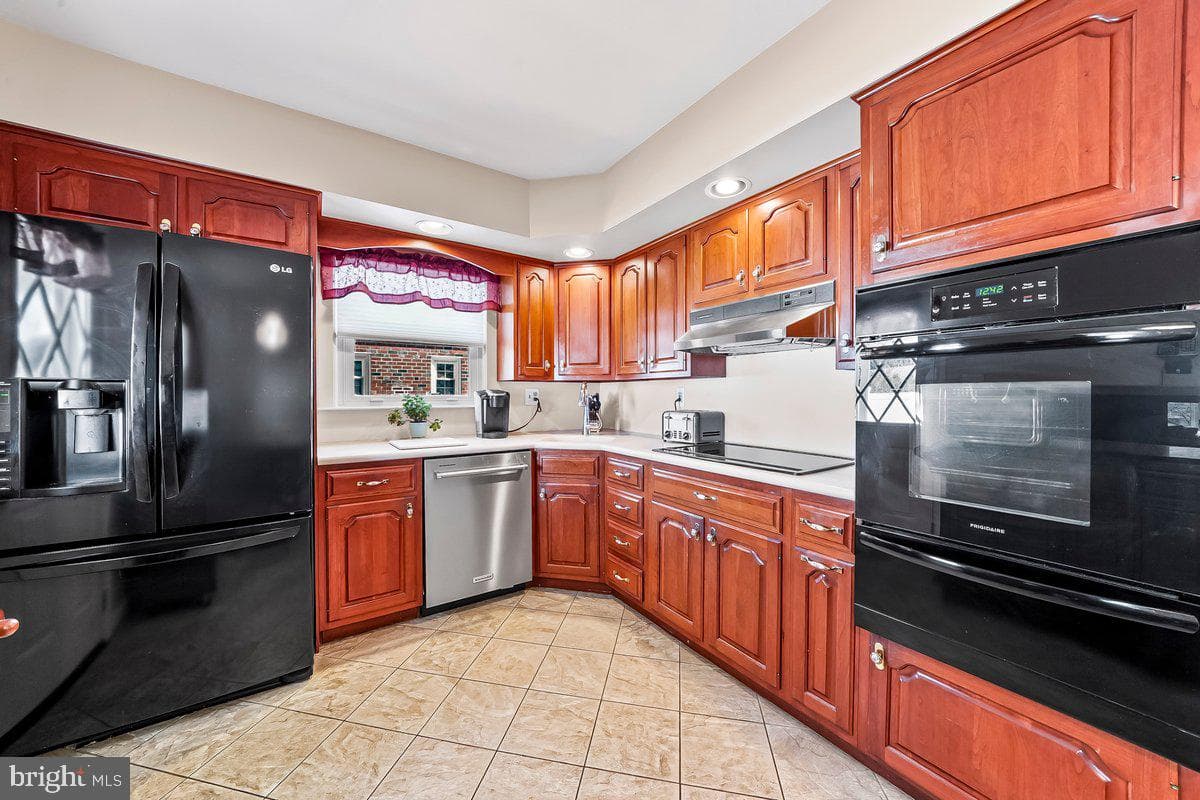 215 Riverview Avenue photo 9