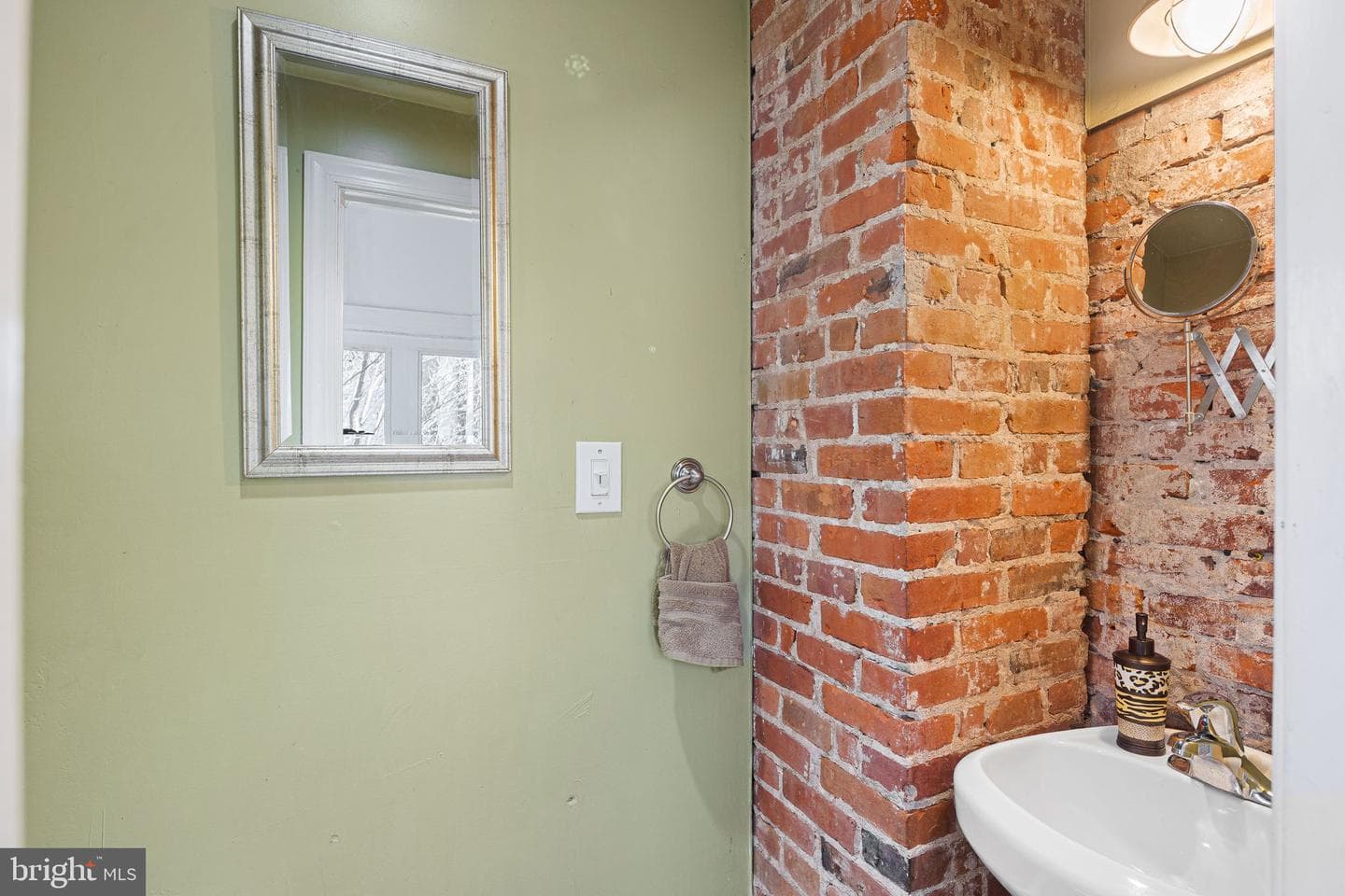 81 Price Avenue photo 10