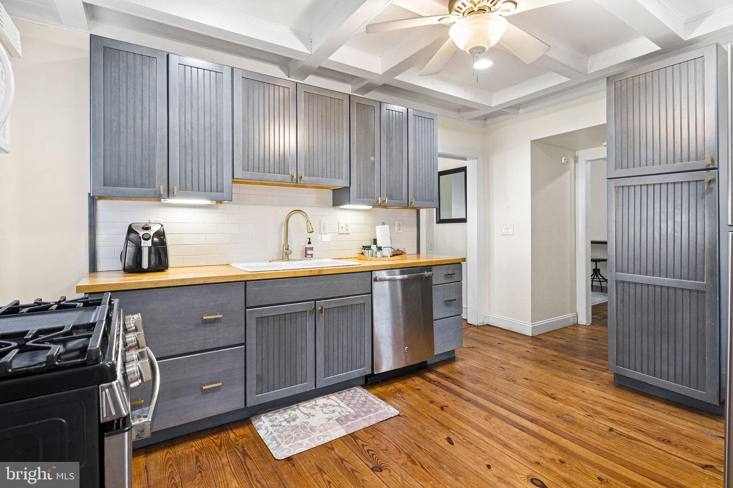 81 Price Avenue photo 4