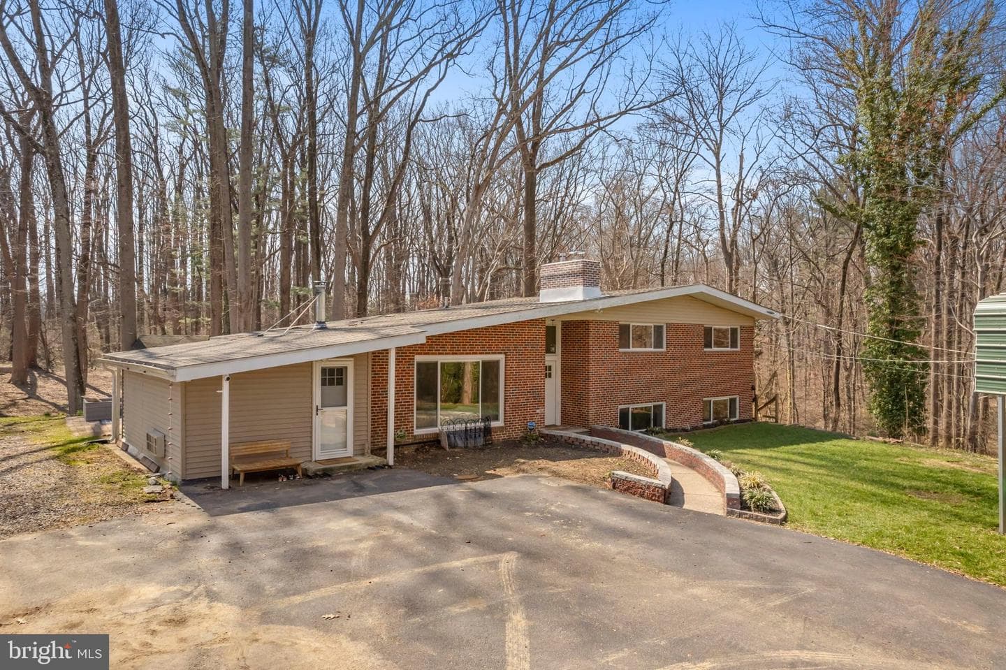 352 S New Middletown Road photo 3