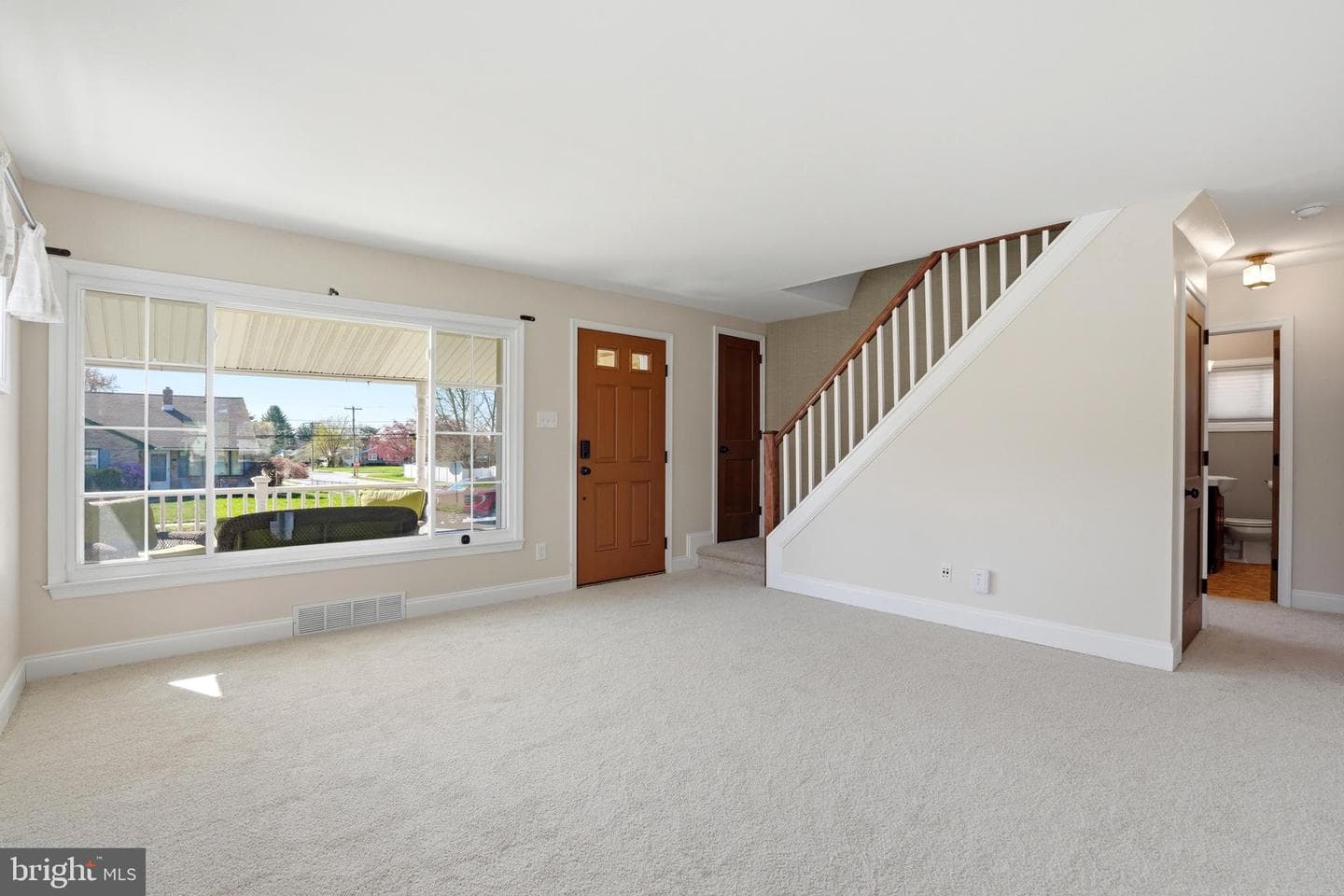 109 Donnelly Avenue photo 8