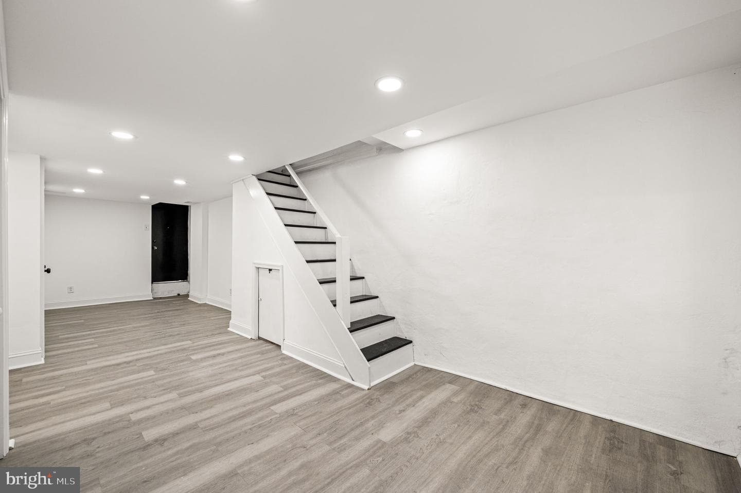 80 Kenny Avenue photo 11