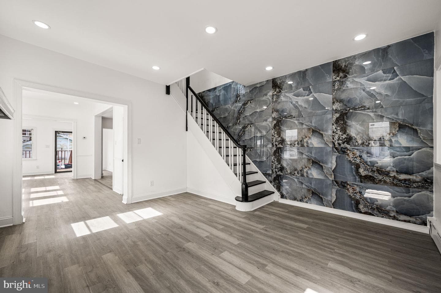80 Kenny Avenue photo 3