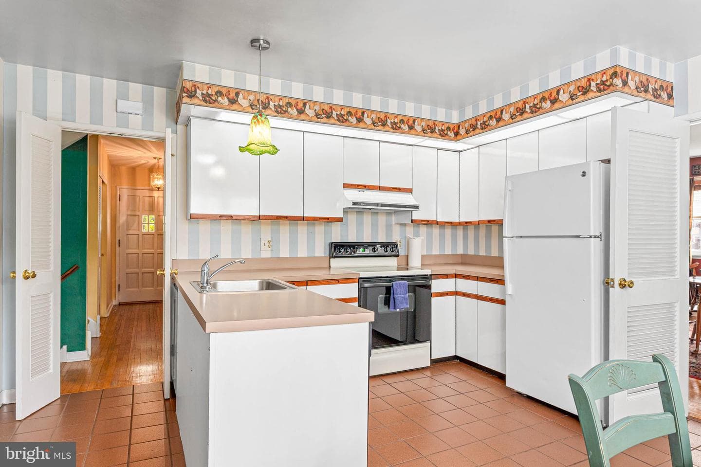 100 Wooded Lane photo 12
