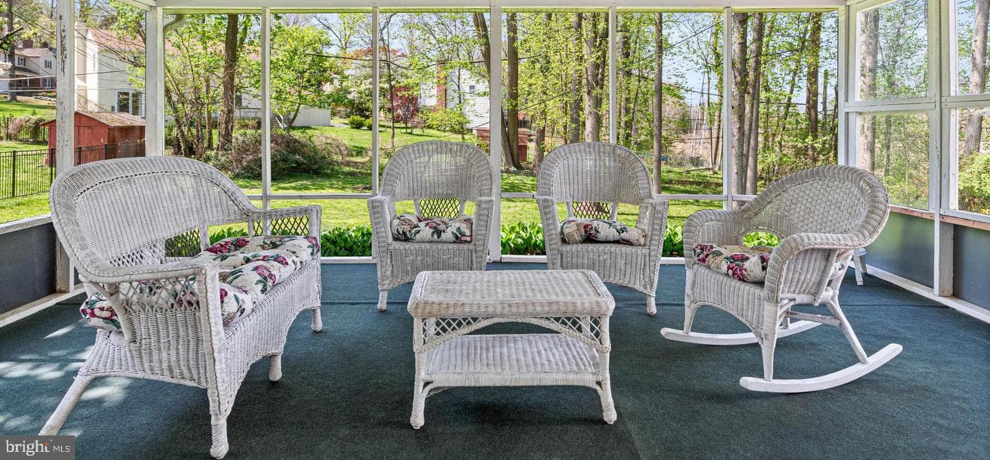 100 Wooded Lane photo 15