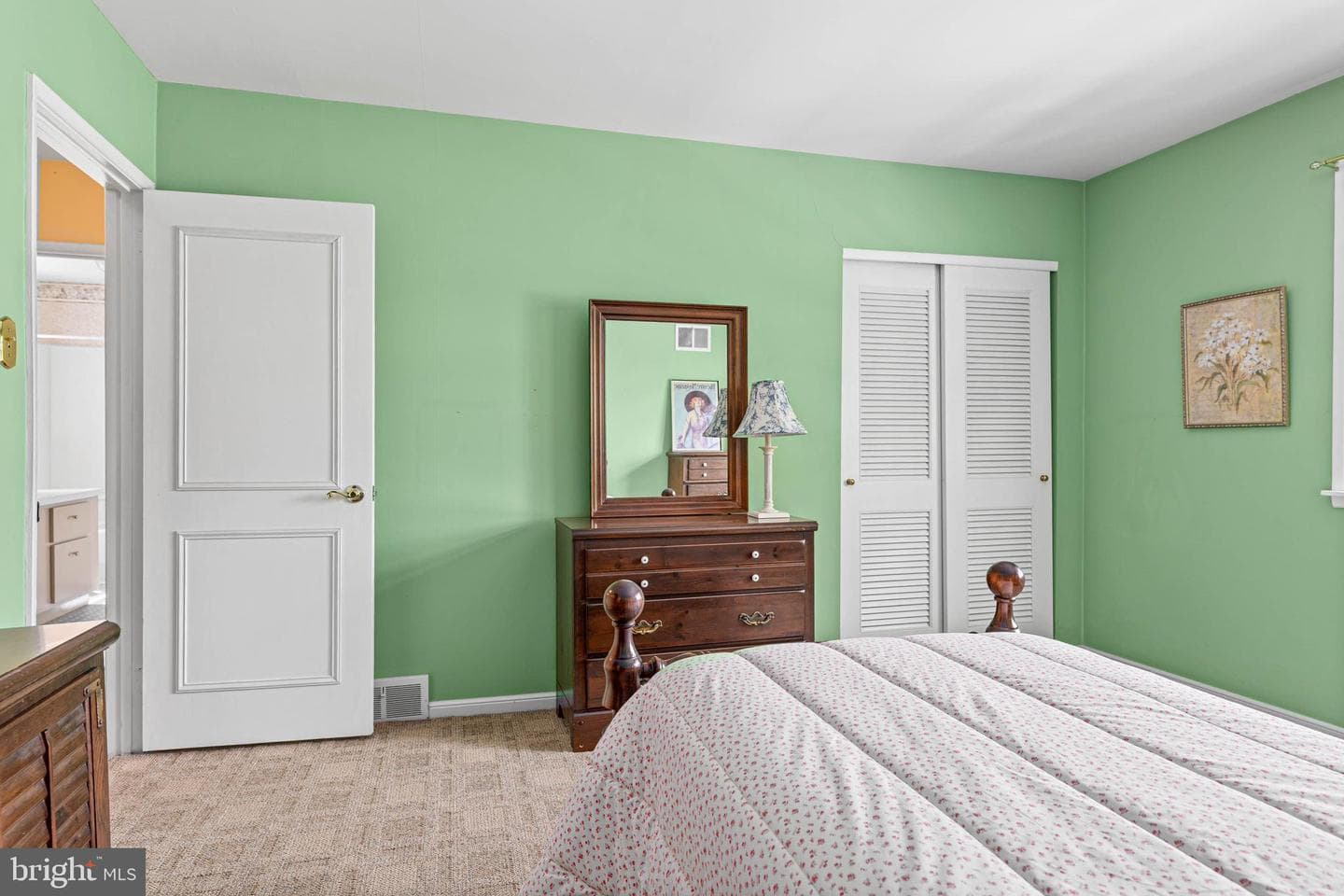 100 Wooded Lane photo 22